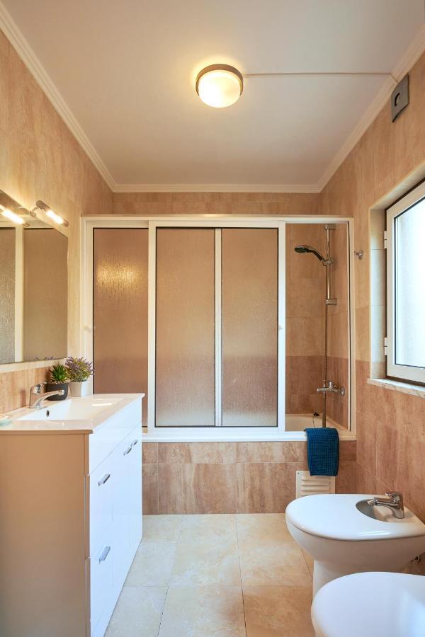 Spacious And Renovated With Amazing Patio, By Timecooler * Lisboa